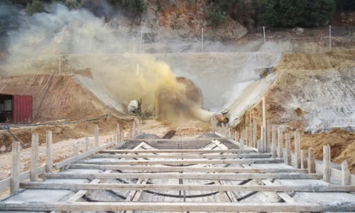 Wpływ warunków gruntowych na możliwość wykonania przecisku – Fijalo.pl